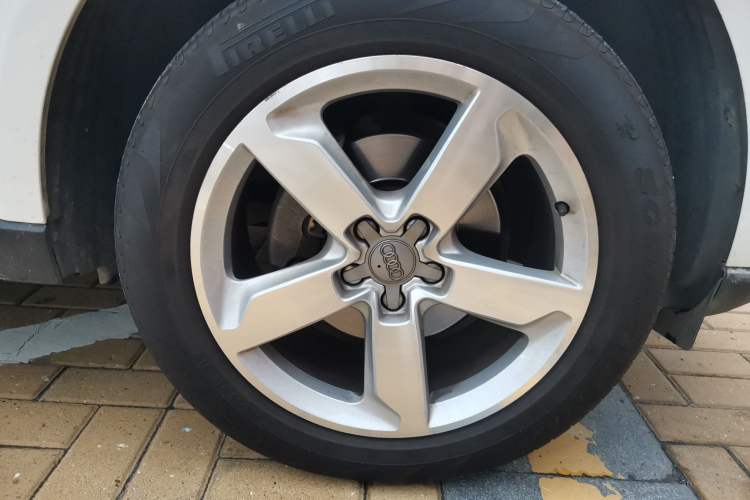 Used Audi Q5 2016 40 TFSI Technology Edition Right Front Wheel Hub