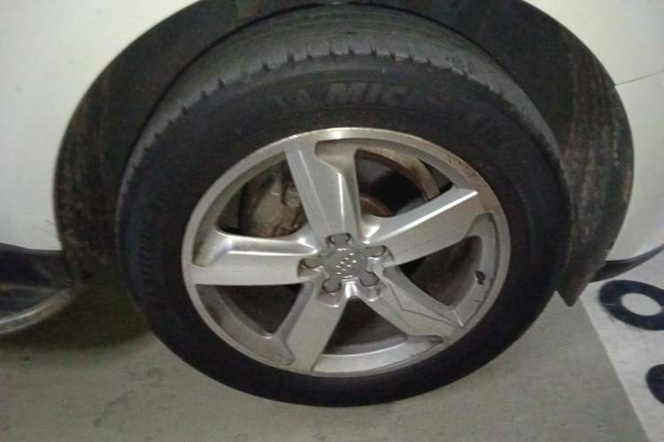 Used Audi Q5 2016 40 TFSI Technology Edition Right Front Wheel Hub