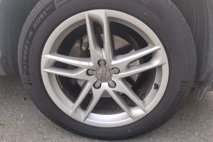 Used Audi Q5 2016 40 TFSI Comfort Model Right Front Wheel Hub