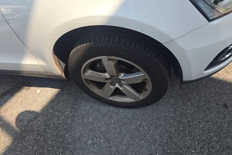 Used Audi Q5 2016 40 TFSI Technology Edition Right Front Wheel Hub