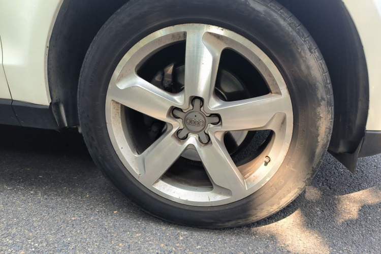 Used Audi Q5 2016 40 TFSI Technology Edition Right Front Wheel Hub