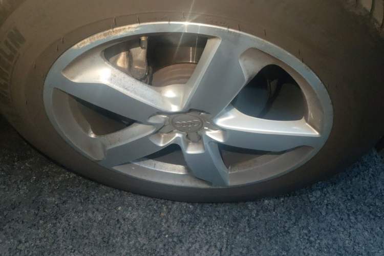 Used Audi Q5 2016 40 TFSI Technology Edition Right Front Wheel Hub