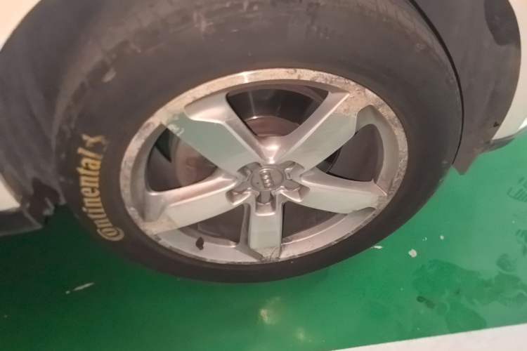 Used Audi Q5 2016 40 TFSI Technology Edition Right Front Wheel Hub
