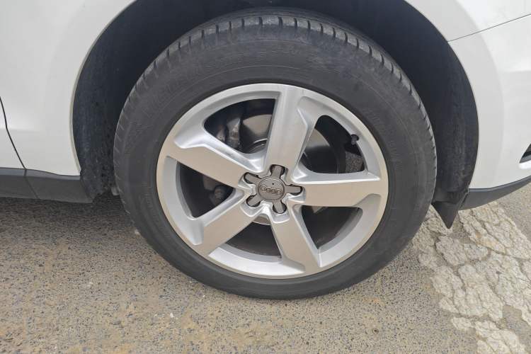 Used Audi Q5 2016 40 TFSI Technology Edition Right Front Wheel Hub