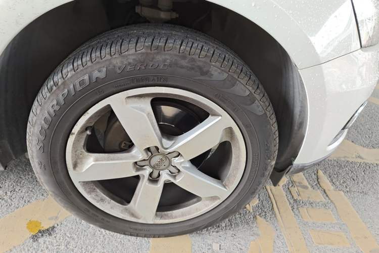 Used Audi Q5 2016 40 TFSI Technology Edition Right Front Wheel Hub