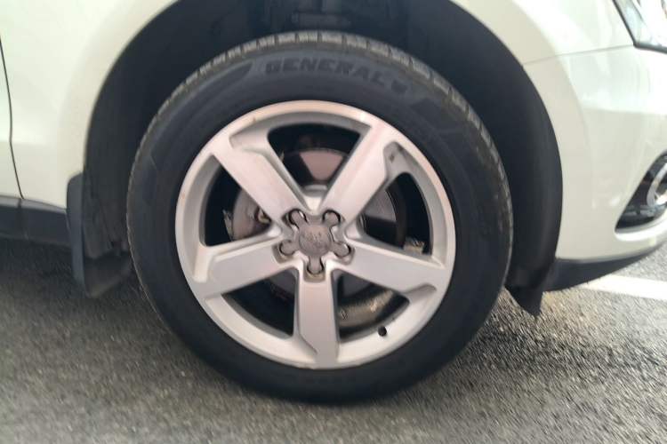 Used Audi Q5 2016 40 TFSI Technology Edition Right Front Wheel Hub