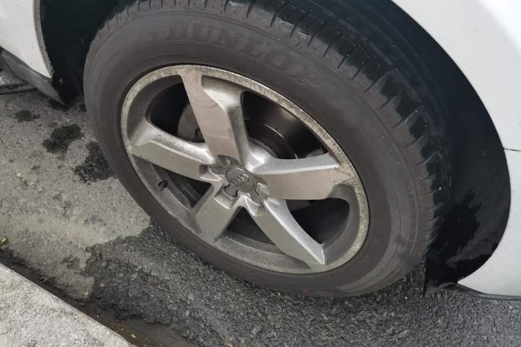 Used Audi Q5 2016 40 TFSI Comfort Model Right Front Wheel Hub
