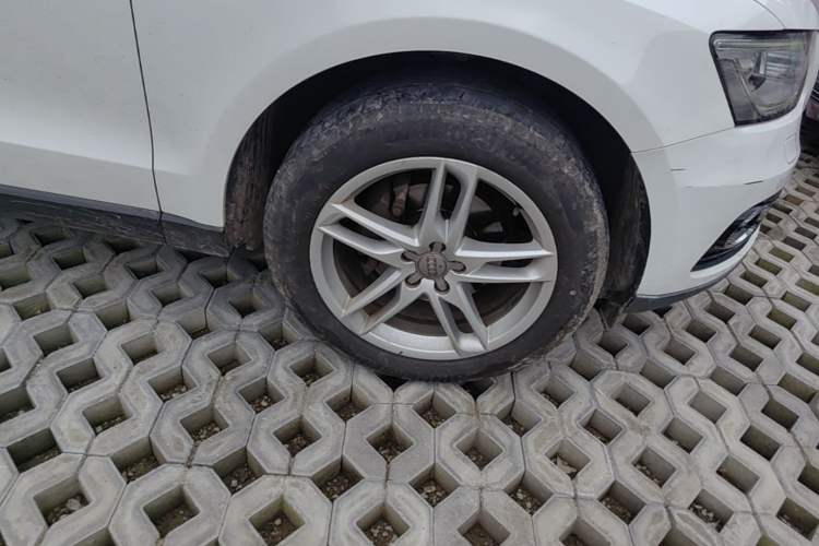 Used Audi Q5 2016 40 TFSI Technology Edition Right Front Wheel Hub