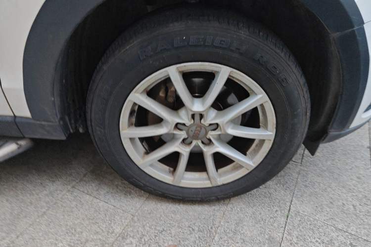 Used Audi Q5 2016 40 TFSI Trendy Edition Right Front Wheel Hub