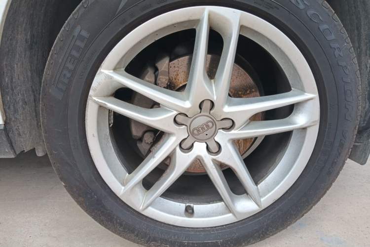 Used Audi Q5 2016 40 TFSI Comfort Model Right Front Wheel Hub