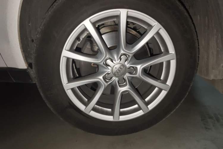 Used Audi Q5 2016 40 TFSI Trendy Edition Right Front Wheel Hub
