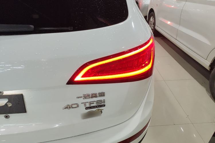 Used Audi Q5 2016 40 TFSI Comfort Model Right Rear Taillight