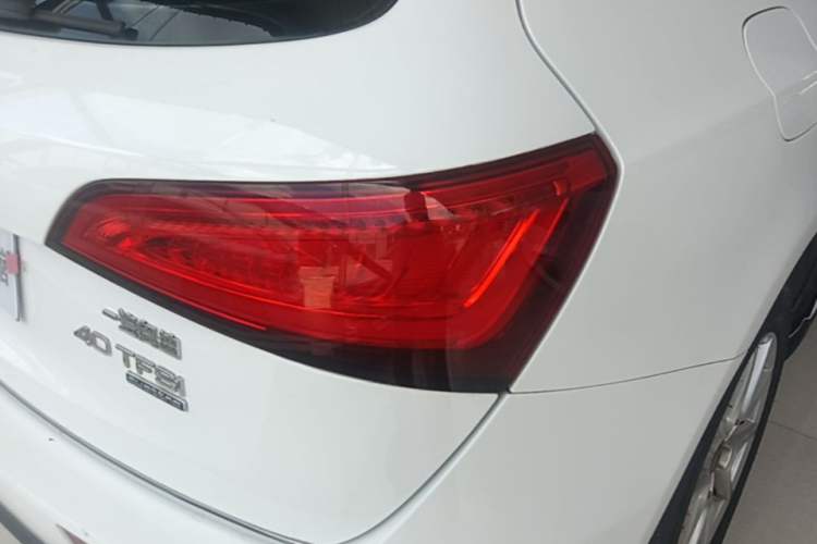Used Audi Q5 2016 40 TFSI Trendy Edition Right Rear Taillight