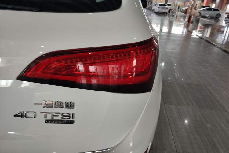 Used Audi Q5 2016 40 TFSI Technology Edition Right Rear Taillight