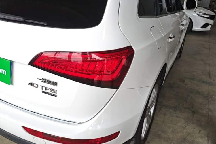 Used Audi Q5 2016 40 TFSI Comfort Model Right Rear Taillight