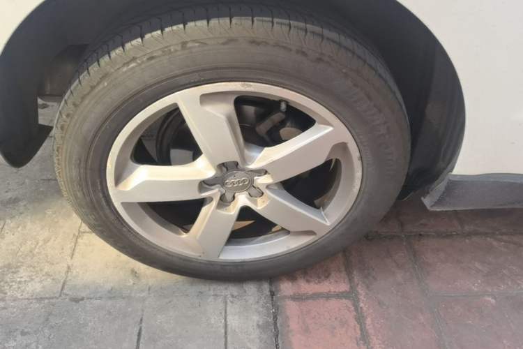 Used Audi Q5 2016 40 TFSI Technology Edition Right Rear Wheel Hub