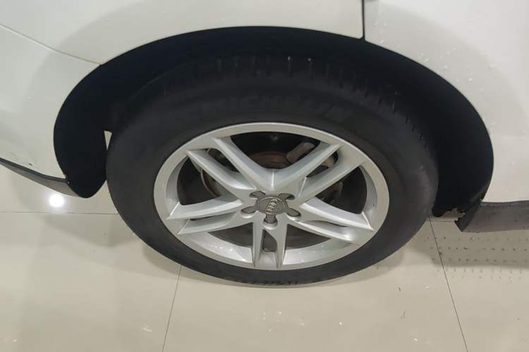 Used Audi Q5 2016 40 TFSI Comfort Model Right Rear Wheel Hub