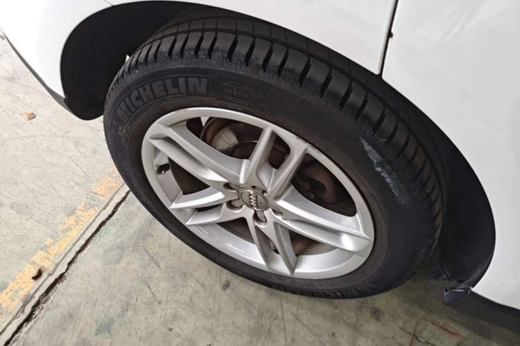 Used Audi Q5 2016 40 TFSI Comfort Model Right Rear Wheel Hub