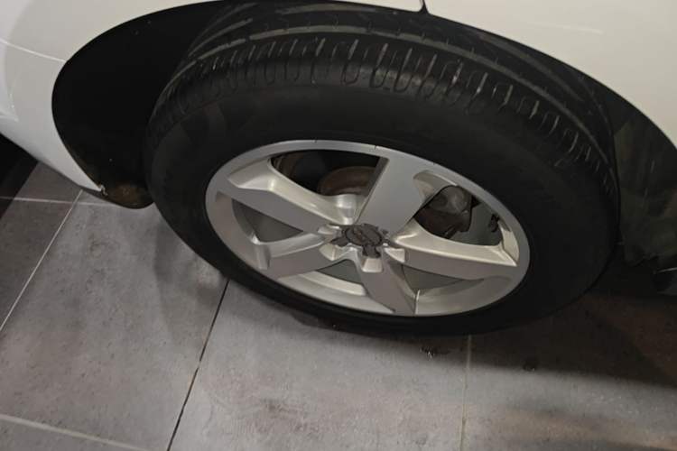 Used Audi Q5 2016 40 TFSI Technology Edition Right Rear Wheel Hub