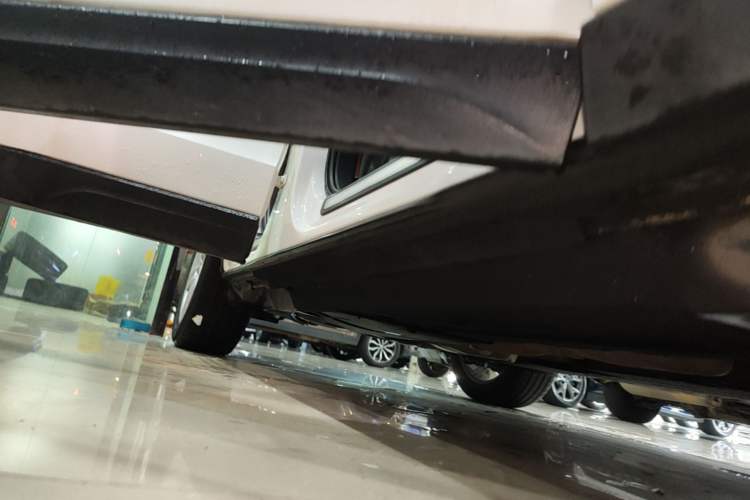 Used Audi Q5 2016 40 TFSI Comfort Model Right Side Sill