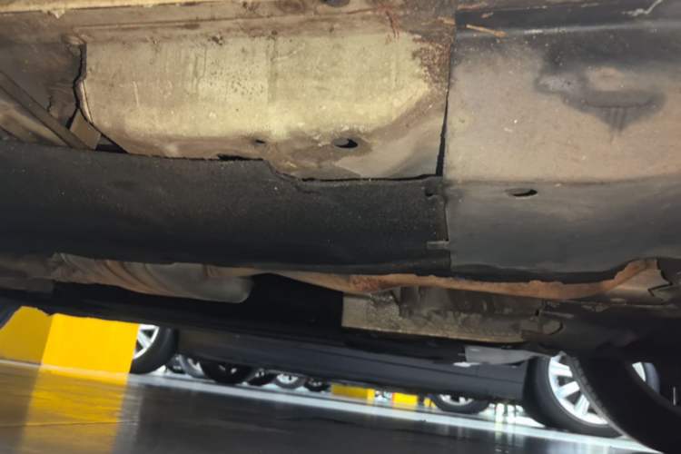 Used Audi Q5 2016 40 TFSI Technology Edition Right Side Sill