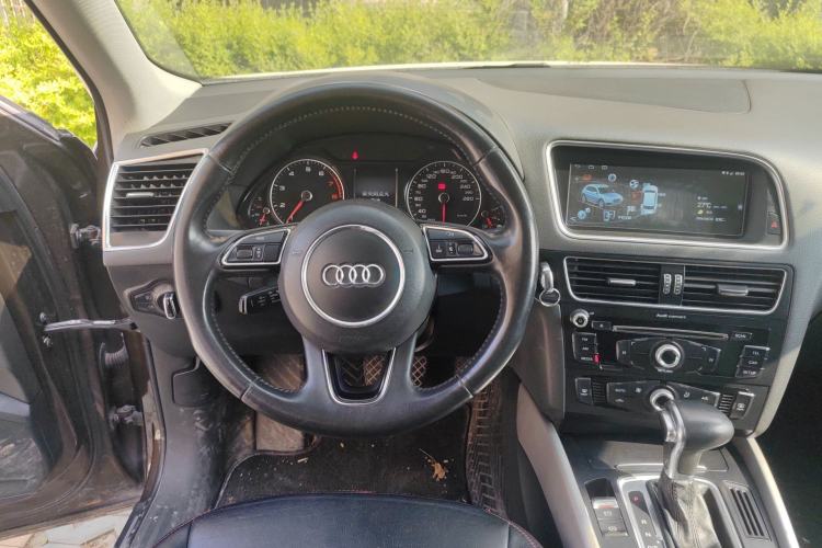 Used Audi Q5 2016 40 TFSI Trendy Edition Steering Wheel