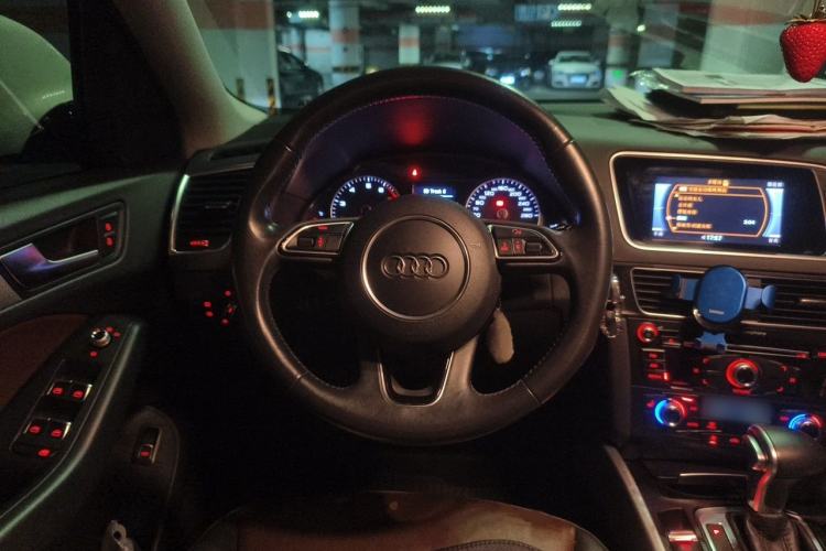 Used Audi Q5 2016 40 TFSI Technology Edition Steering Wheel