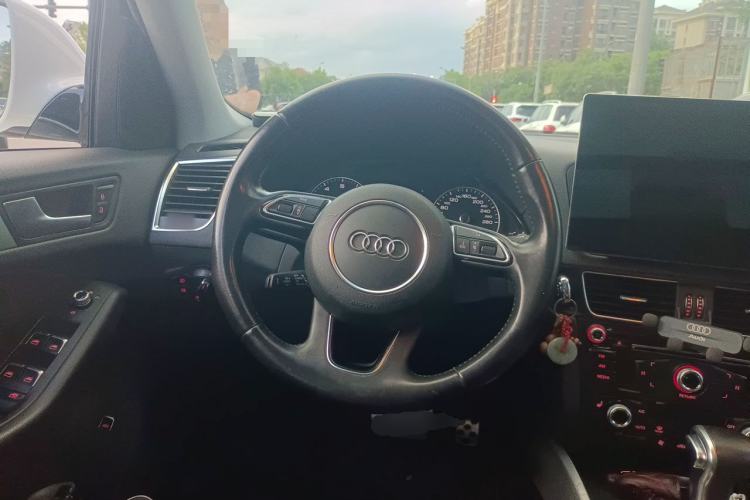 Used Audi Q5 2016 40 TFSI Technology Edition Steering Wheel