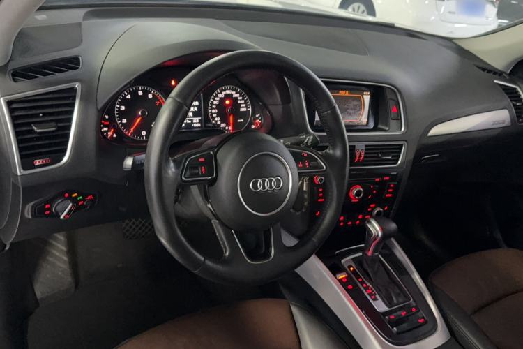 Used Audi Q5 2016 40 TFSI Technology Edition Steering Wheel