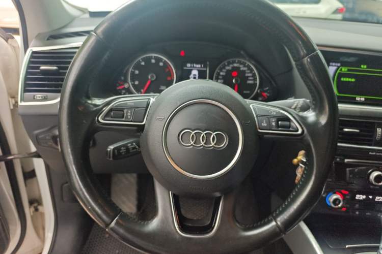 Used Audi Q5 2016 40 TFSI Technology Edition Steering Wheel
