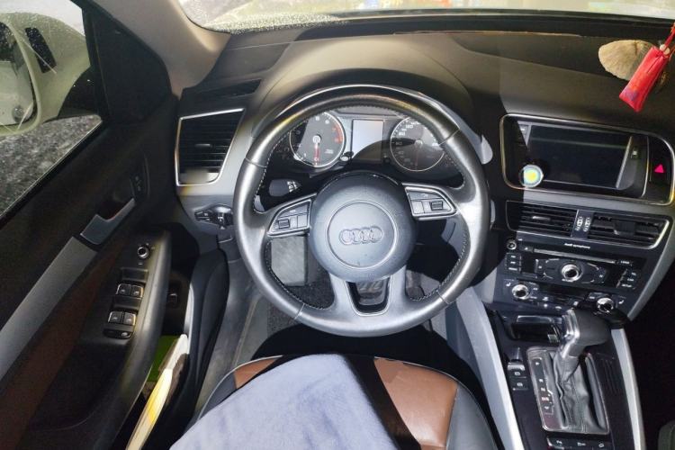 Used Audi Q5 2016 40 TFSI Technology Edition Steering Wheel