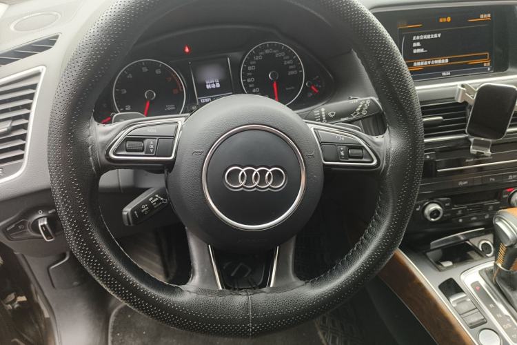 Used Audi Q5 2016 40 TFSI Comfort Model Steering Wheel