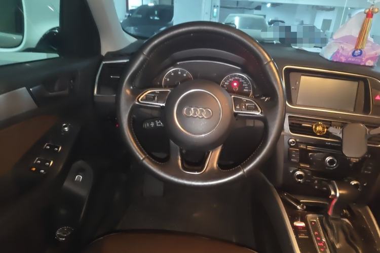 Used Audi Q5 2016 40 TFSI Technology Edition Steering Wheel