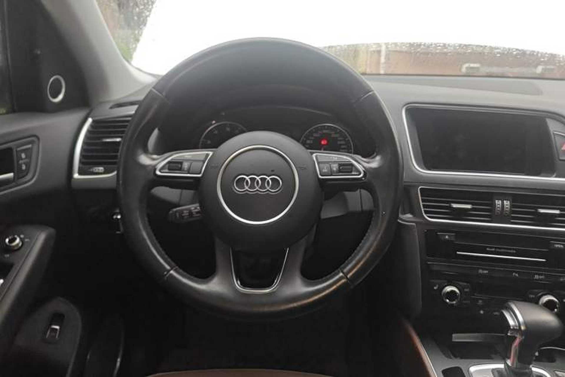 Used Audi Q5 2016 40 TFSI Comfort Model Steering Wheel