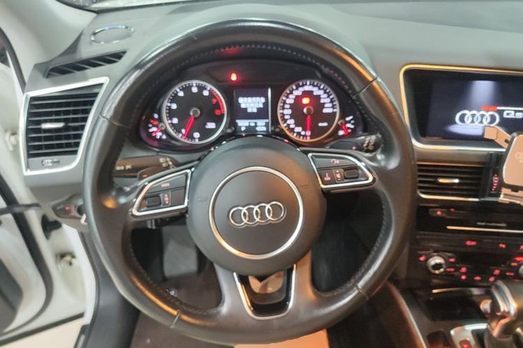 Used Audi Q5 2016 40 TFSI Comfort Model Steering Wheel