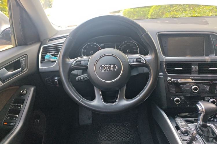Used Audi Q5 2016 40 TFSI Technology Edition Steering Wheel