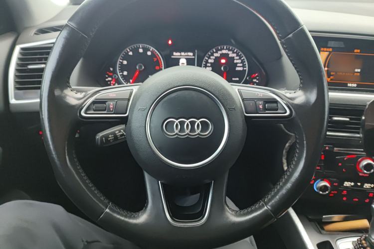 Used Audi Q5 2016 40 TFSI Technology Edition Steering Wheel