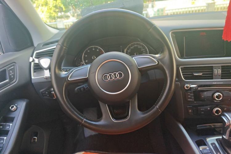 Used Audi Q5 2016 40 TFSI Trendy Edition Steering Wheel