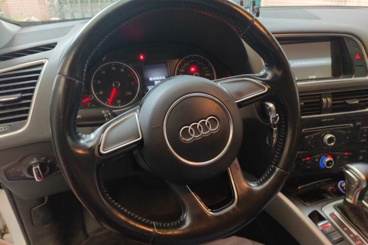 Used Audi Q5 2016 40 TFSI Technology Edition Steering Wheel