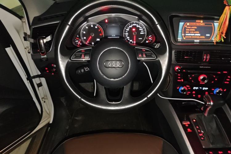 Used Audi Q5 2016 40 TFSI Technology Edition Steering Wheel