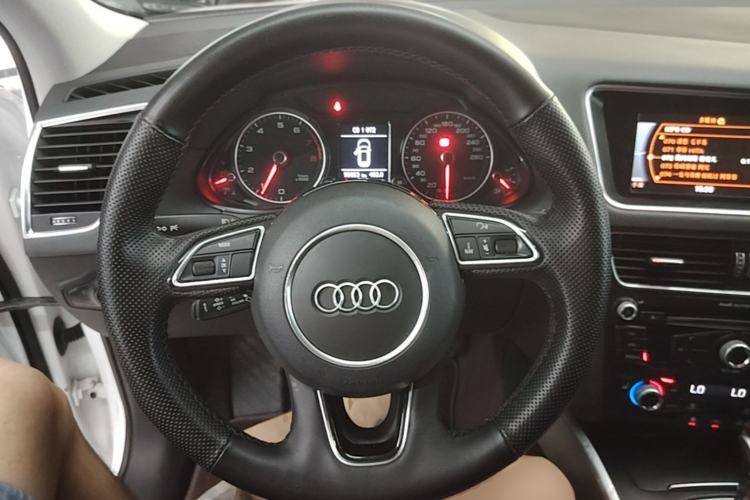 Used Audi Q5 2016 40 TFSI Technology Edition Steering Wheel