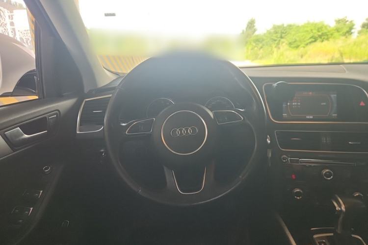 Used Audi Q5 2016 40 TFSI Technology Edition Steering Wheel