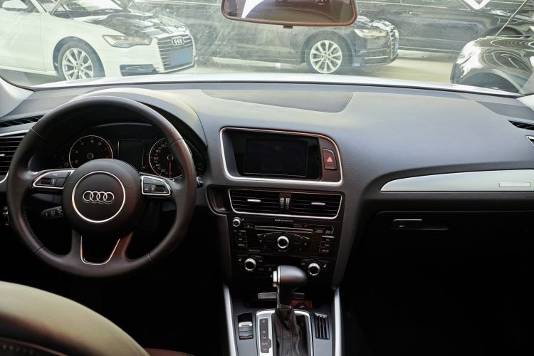 Used Audi Q5 2016 40 TFSI Technology Edition Steering Wheel