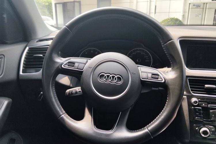 Used Audi Q5 2016 40 TFSI Technology Edition Steering Wheel