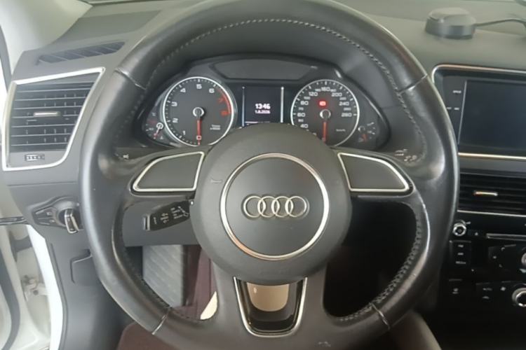 Used Audi Q5 2016 40 TFSI Trendy Edition Steering Wheel