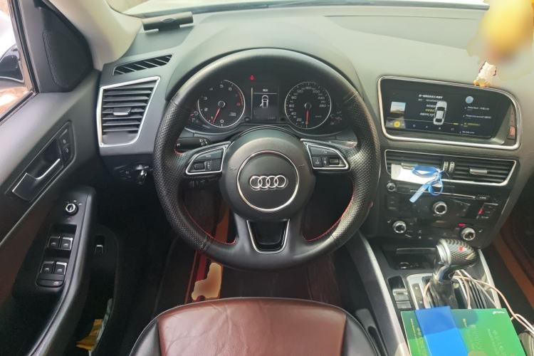 Used Audi Q5 2016 40 TFSI Technology Edition Steering Wheel