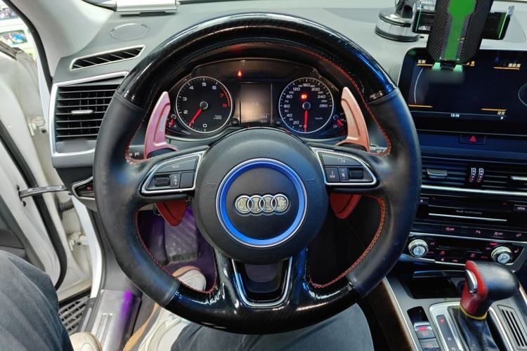 Used Audi Q5 2016 40 TFSI Comfort Model Steering Wheel