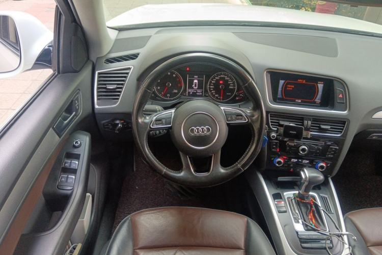Used Audi Q5 2016 40 TFSI Technology Edition Steering Wheel