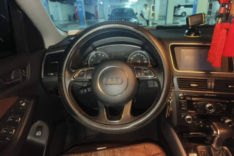 Used Audi Q5 2016 40 TFSI Technology Edition Steering Wheel