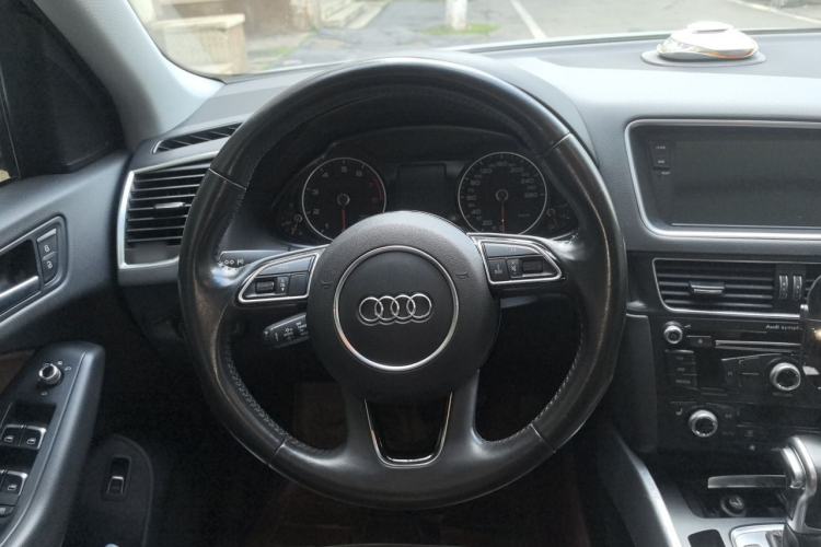 Used Audi Q5 2016 40 TFSI Technology Edition Steering Wheel